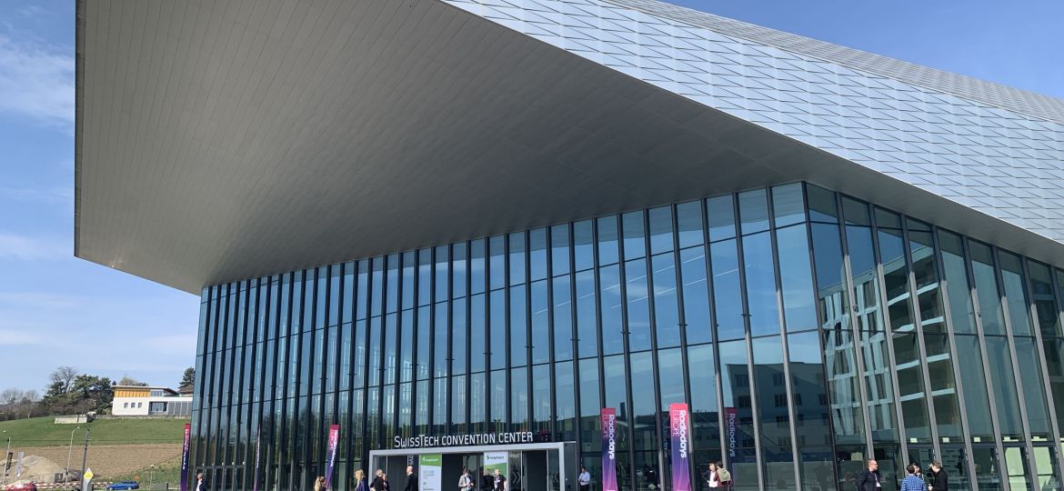 Blick auf das SwissTech Convention Centre