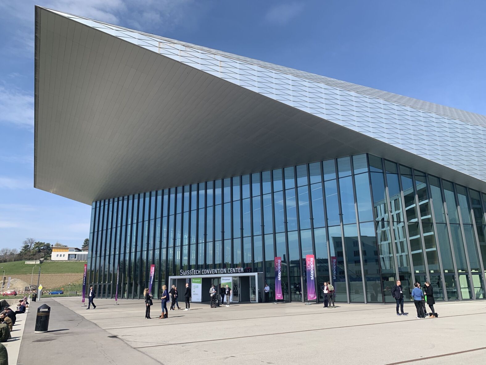 Blick auf das SwissTech Convention Centre