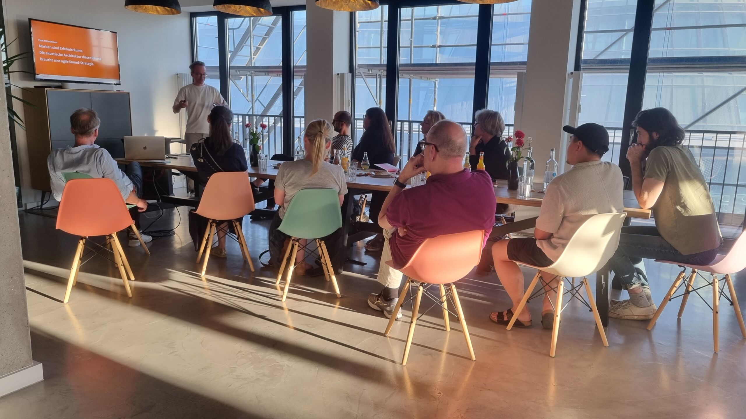 Was können technologische Innovationen im Bereich Audio AI und Voice AI bereits heute unseren Markenkunden bieten? Darum ging es in unserer Masterclass am 8.09. in Berlin.